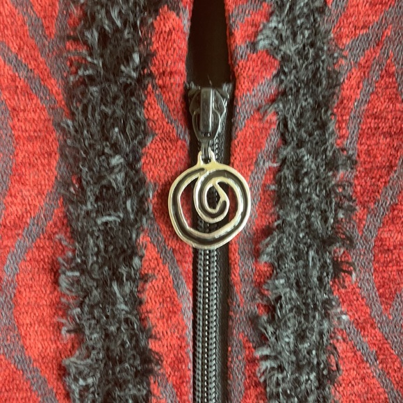 Tzeadle Design Jacket - Picture 2 of 3